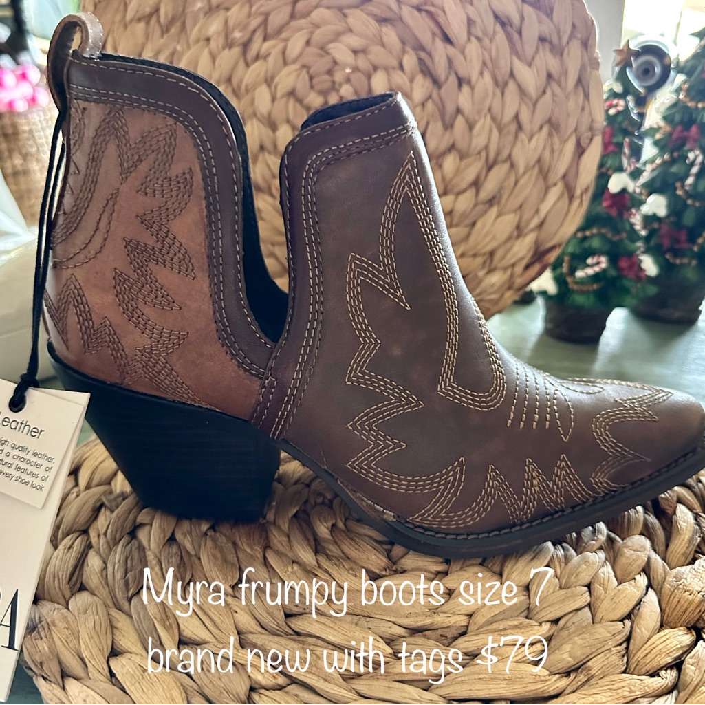 Myra Frumpy Boots